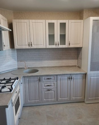 Модульная кухня Империя 1,8 м (Белый Эмалит/Серый) в Мирном - mirnyj.mebel54.com | фото