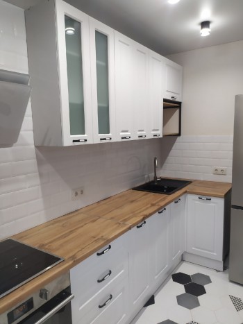 Модульная кухня Капри 2,7 м (Липа белый/Серый) в Мирном - mirnyj.mebel54.com | фото